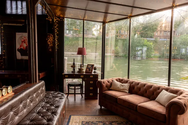 Lounge interna con vista sul Tevere per eventi corporate