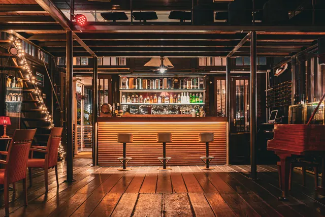 Bar de madera para eventos corporativos en Roma