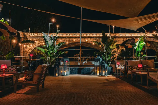 Terrace on the Tiber for business networking in Rome